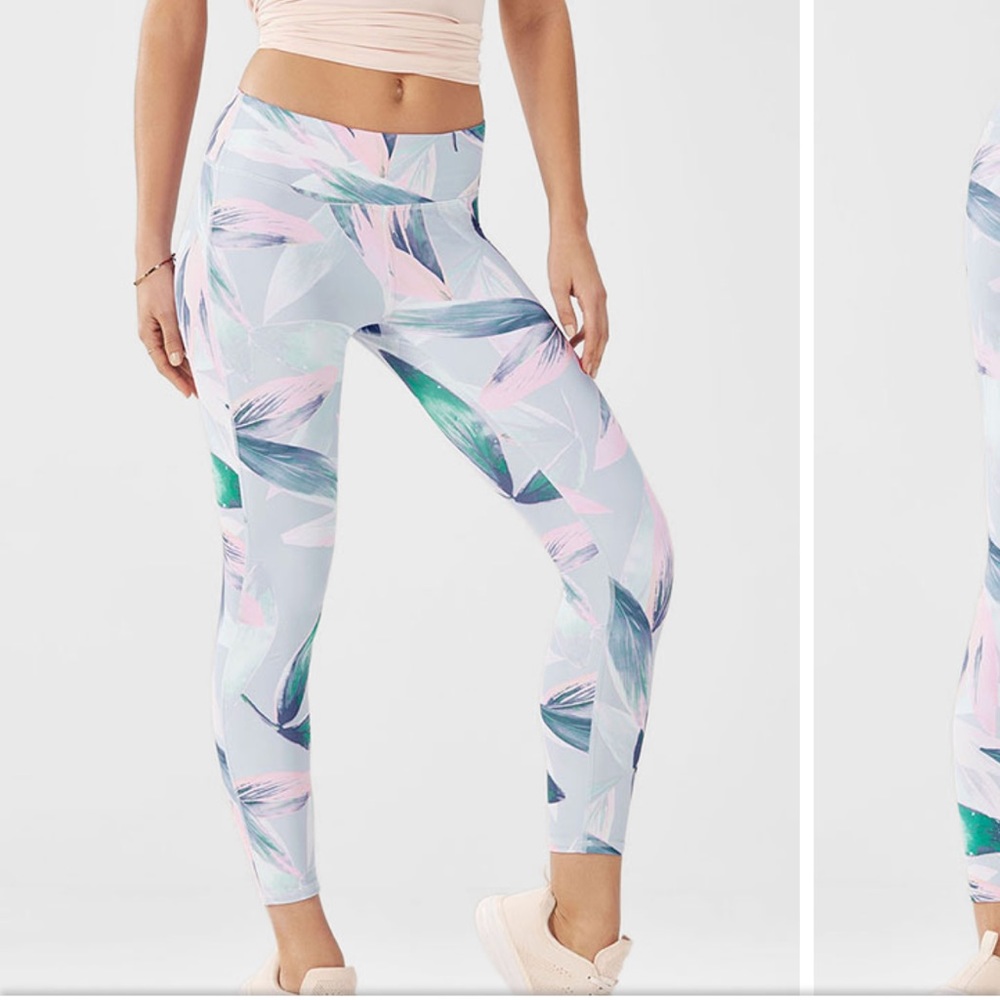 Fabletics mid rise printed pureluxe capri tropicales print workout leggings
